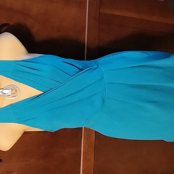 Tobi: Teal dress with crisscross back. - Picture 10 of 11